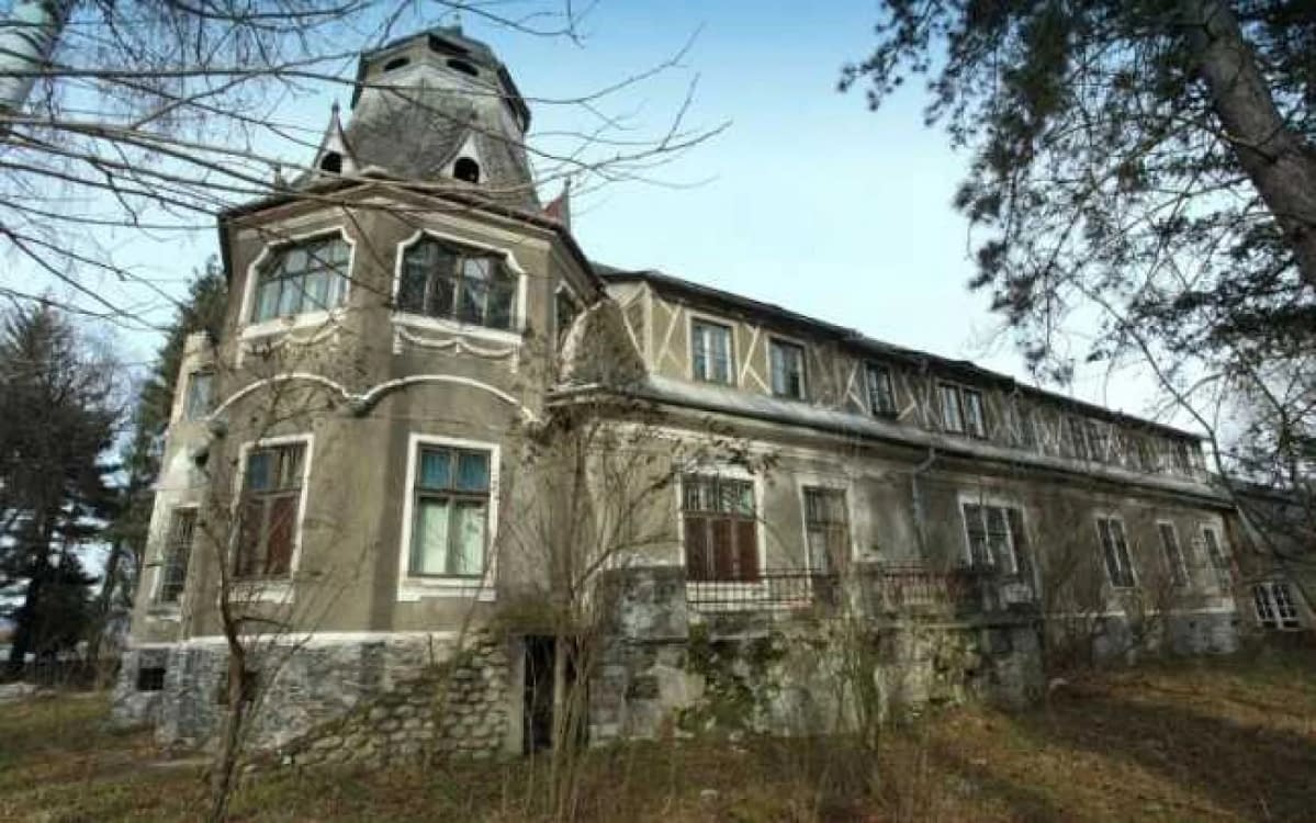 Castelul Pogany. Foto: Wikipedia