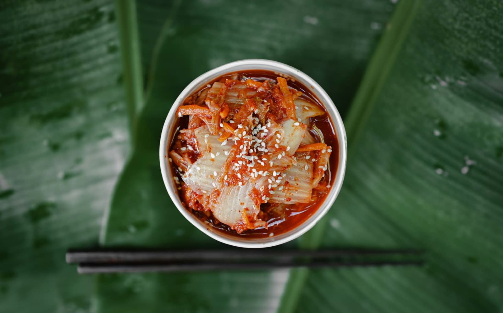 Kimchi făcut acasă, cu gust românesc: superalimentul asiatic care îți transformă sănătatea