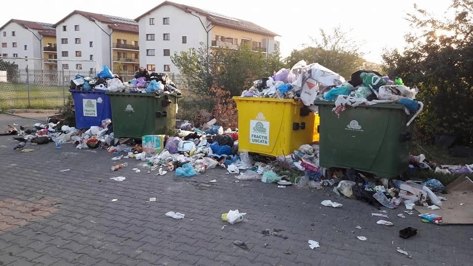 Gunoiul din Timișoara se mută în Arad și Hunedoara. Oamenii s-ar putea confrunta cu tarife mai mari Gunoiul din Timișoara se mută în Arad și Hunedoara. Oamenii s-ar putea confrunta cu tarife mai mari