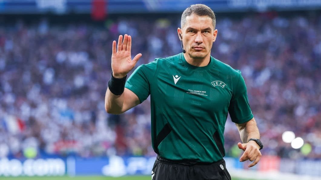 Istvan Kovacs nu a avut un meci ușor! Eliminare și penalty în PSG Istvan Kovacs nu a avut un meci ușor! Eliminare și penalty în PSG