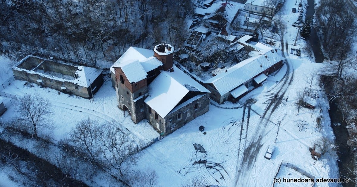 Drumul Fierului, ruta spectaculoasă, modernizată complet. Cele mai căutate locuri ale noului traseu din Ținutul Pădurenilor Drumul Fierului, ruta spectaculoasă, modernizată complet. Cele mai căutate locuri ale noului traseu din Ținutul Pădurenilor