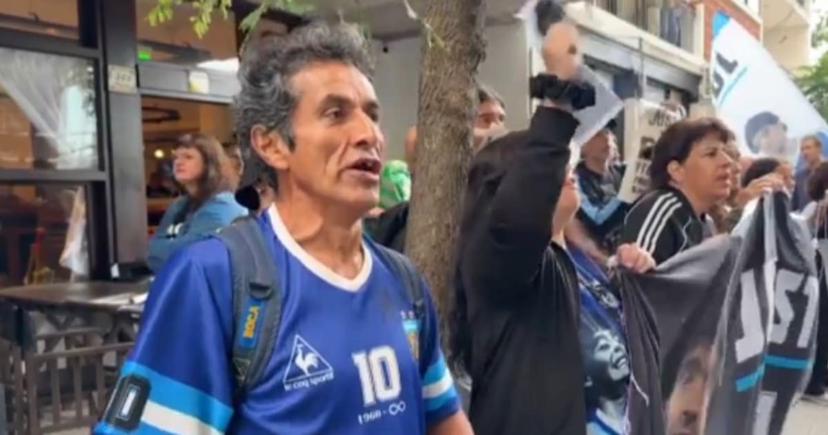 S-a strigat „asasini” la procesul declanșat după moartea lui Diego Maradona S-a strigat „asasini” la procesul declanșat după moartea lui Diego Maradona