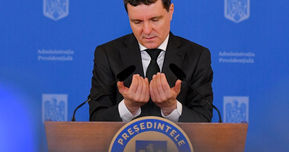 Nicușor Dan și-a depus declarația de avere. A inclus lista celor 400 de persoane care l-au împrumutat în campanie Nicușor Dan și-a depus declarația de avere. A inclus lista celor 400 de persoane care l-au împrumutat în campanie