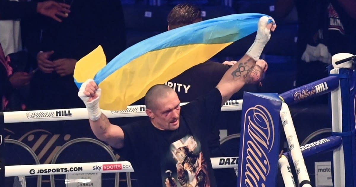 Campionul la box Oleksandr Usîk îl provoacă pe Trump să locuiască o săptămână în casa sa din Ucraina: „În fiecare noapte o bombă zboară” Campionul la box Oleksandr Usîk îl provoacă pe Trump să locuiască o săptămână în casa sa din Ucraina: „În fiecare noapte o bombă zboară”