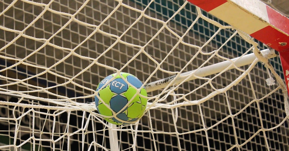 Soluție propusă pentru salvarea echipelor de handbal din România Soluție propusă pentru salvarea echipelor de handbal din România