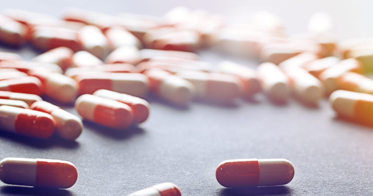 De ce avem farmacii la fiecare colț de stradă? România, pacientul anxios cu geanta plină de pastile De ce avem farmacii la fiecare colț de stradă? România, pacientul anxios cu geanta plină de pastile