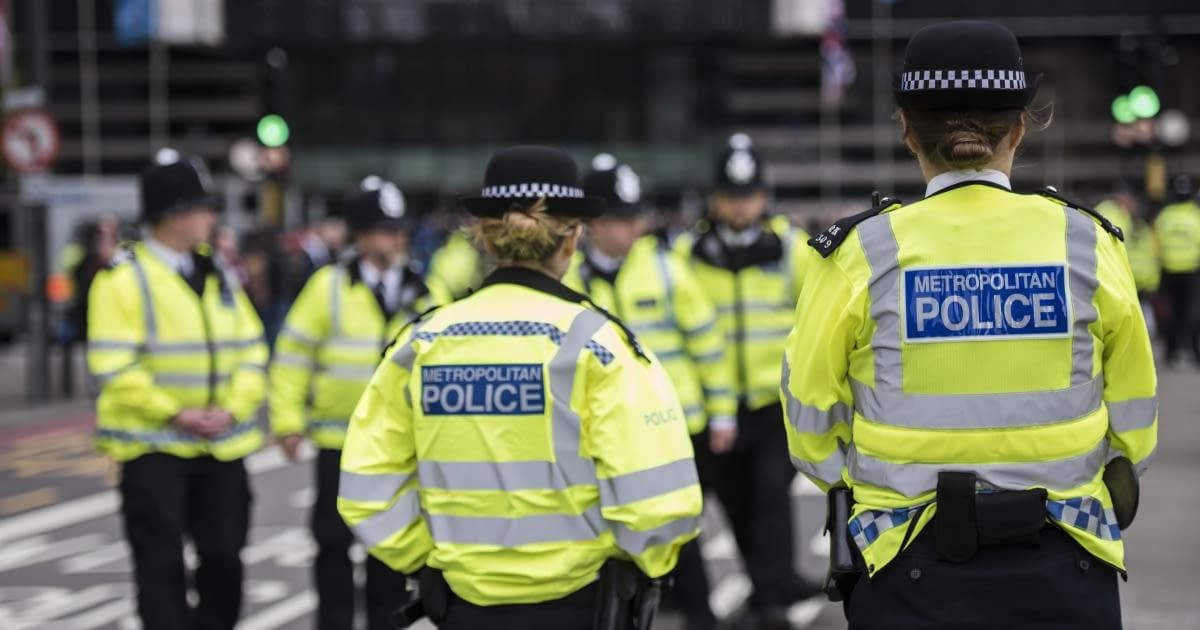 L-au identificat! Poliţia britanică anunţă cine este atacatorul de la sinagoga din Manchester L-au identificat! Poliţia britanică anunţă cine este atacatorul de la sinagoga din Manchester