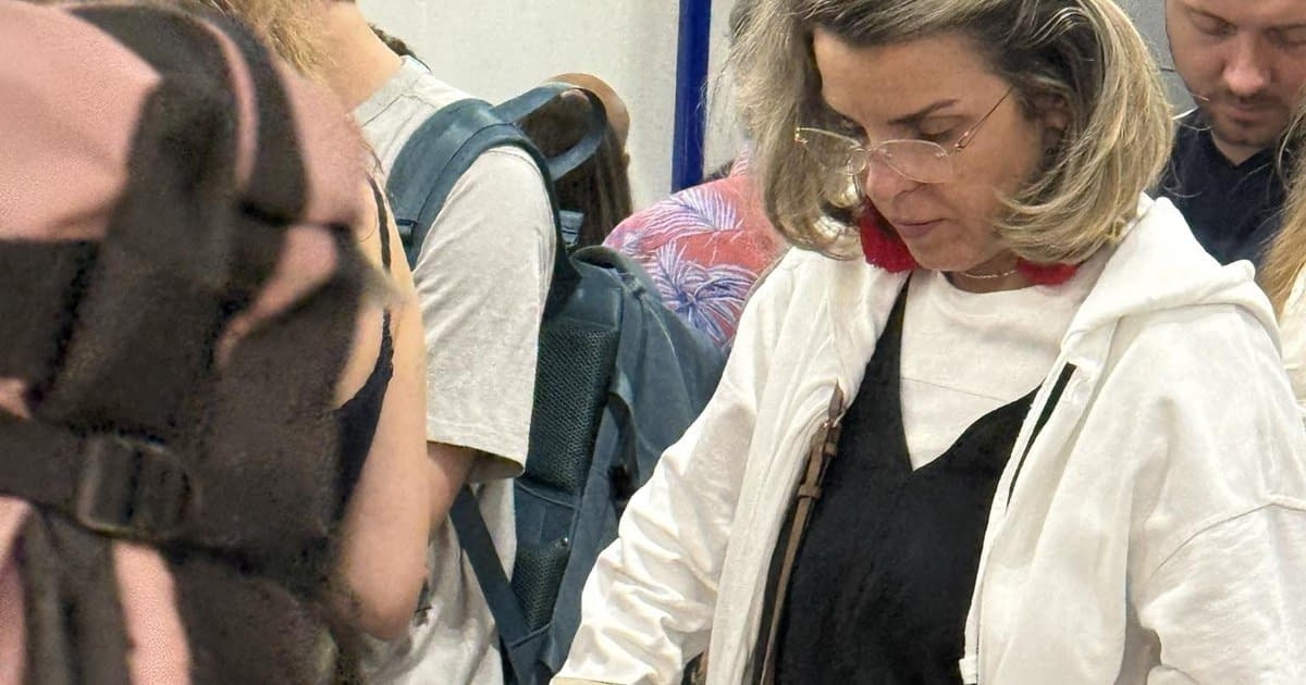 Cristela Georgescu dă plaiurile românești pe vacanța în Grecia. „Suveraniști de carton, își fac concediile în Europa aia pe care o hulesc” Cristela Georgescu dă plaiurile românești pe vacanța în Grecia. „Suveraniști de carton, își fac concediile în Europa aia pe care o hulesc”
