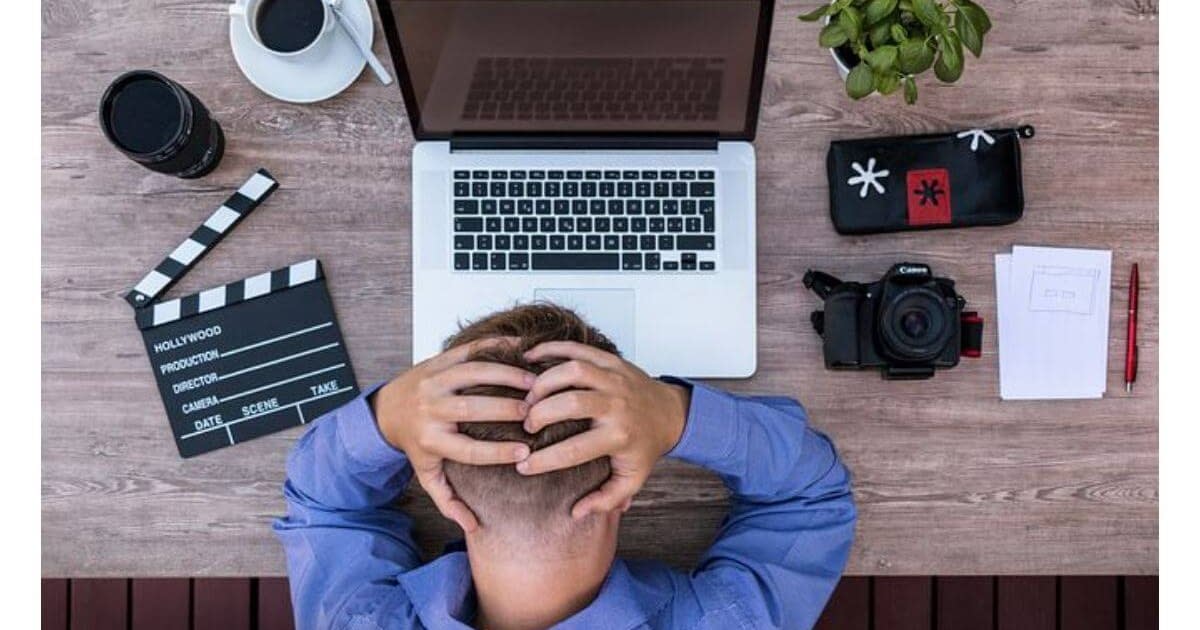 Angajații, demotivați după ce inflația a anulat creșterile de salariu. Ce greșeli fac companiile. Explicațiile unui psiholog