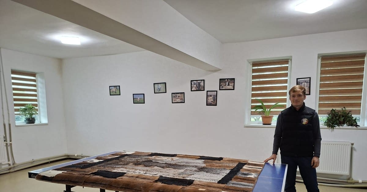 Oierii moldoveni cuceresc moda de lux: bijuterii vestimentare din pielicele unicat, favoritele lui Ceaușescu și prețurile lor impresionante