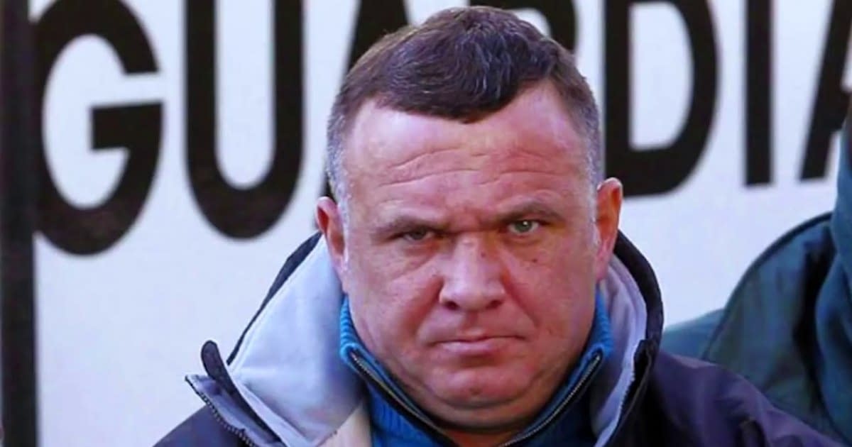 Din închisoare, interlopul Ioan Clămparu acuză un medic că i-a pus viața în pericol şi cere despăgubiri de 200.000 de lei Din închisoare, interlopul Ioan Clămparu acuză un medic că i-a pus viața în pericol şi cere despăgubiri de 200.000 de lei