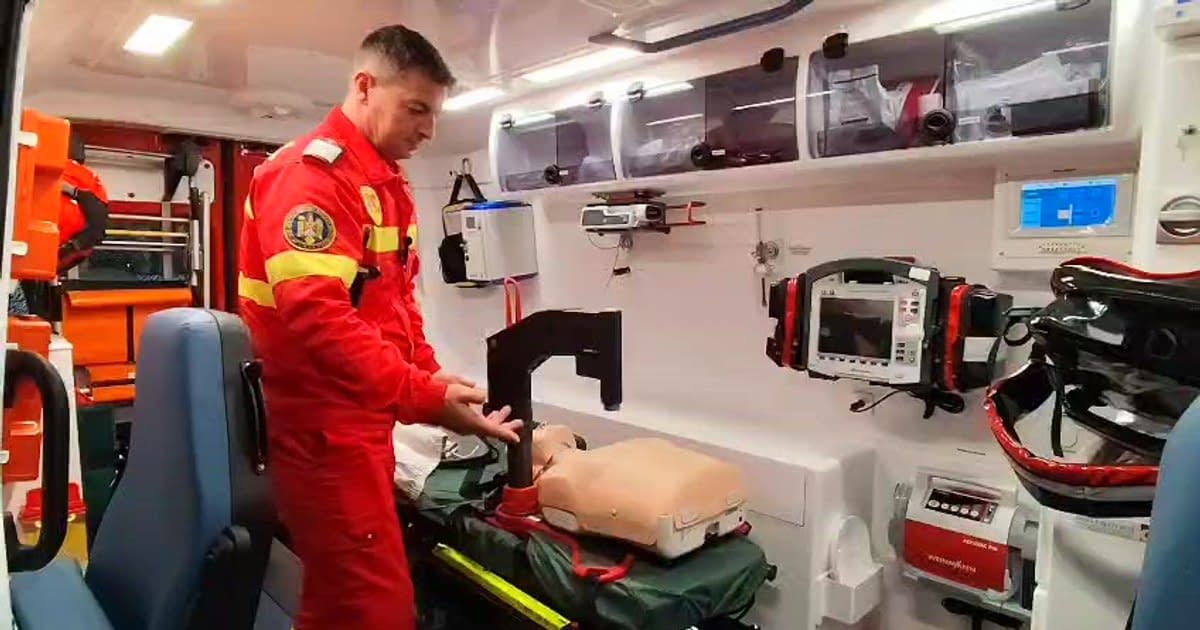 Aparatură care resuscitează automat pacientul. Noile autospeciale cu dotări de top vor ajunge la echipajele SMURD. Cum funcționează dispozitivele Aparatură care resuscitează automat pacientul. Noile autospeciale cu dotări de top vor ajunge la echipajele SMURD. Cum funcționează dispozitivele