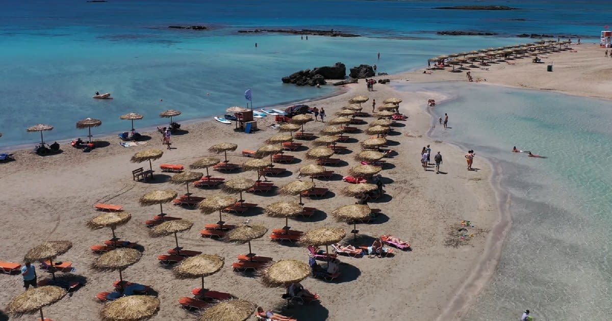 Românii își rezervă deja vacanța din 2026. Sejururi mai scurte, dar cumpărate la ofertă Românii își rezervă deja vacanța din 2026. Sejururi mai scurte, dar cumpărate la ofertă