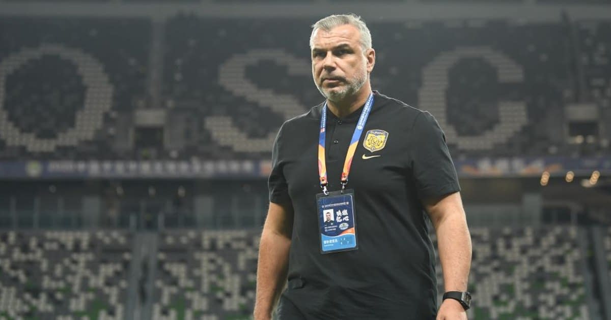 După episodul Middlesbrough, Olăroiu a fost lovit de o altă nenorocire fotbalistică. Emiratele Arabe Unite au încasat gol în prelungiri După episodul Middlesbrough, Olăroiu a fost lovit de o altă nenorocire fotbalistică. Emiratele Arabe Unite au încasat gol în prelungiri