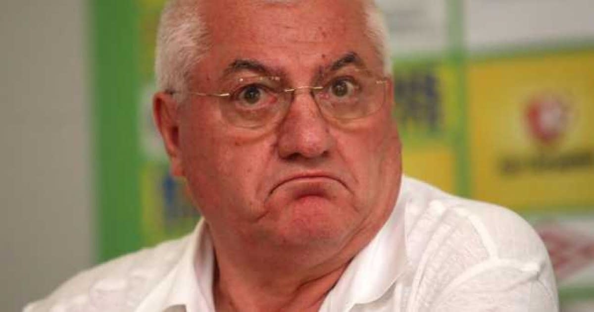 Mitică Dragomir nu scapă de protestatarul Marian Ceaușescu. Instanța i-a respins solicitarea privind un ordin de protecție împotriva activistului Mitică Dragomir nu scapă de protestatarul Marian Ceaușescu. Instanța i-a respins solicitarea privind un ordin de protecție împotriva activistului