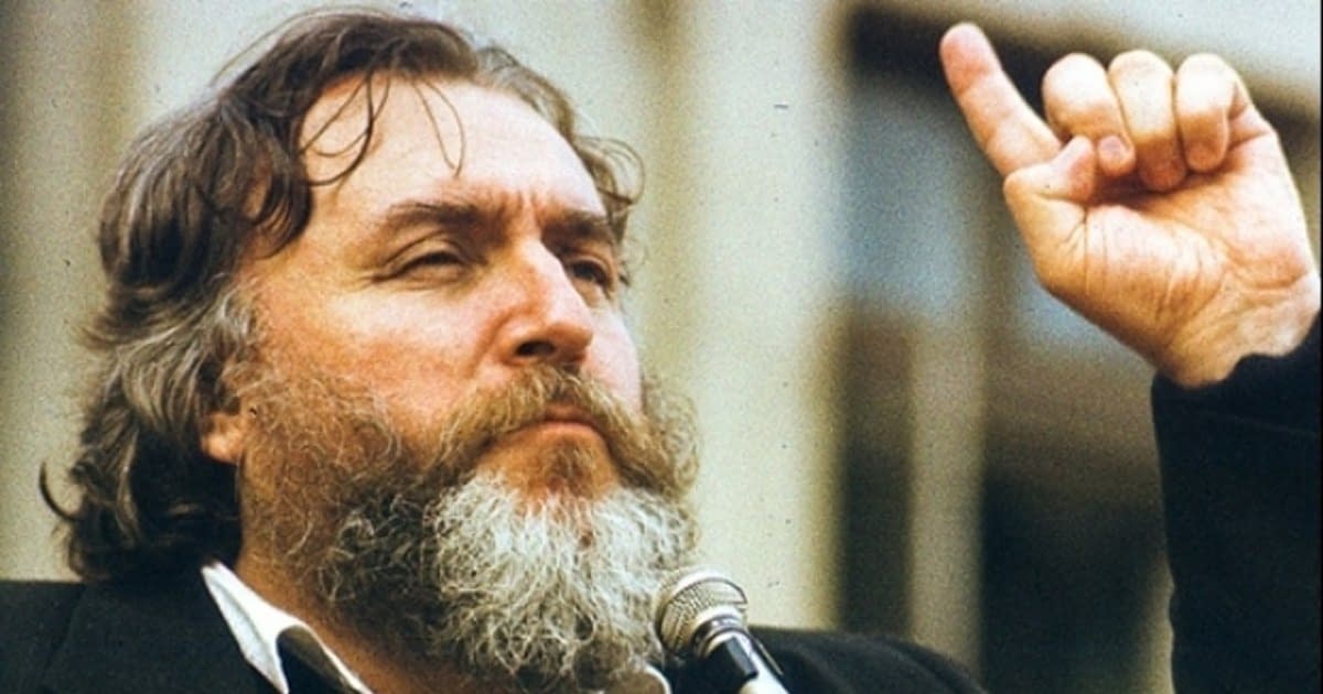 5 noiembrie: 15 ani de la moartea lui Adrian Păunescu, poetul care a scris istorie prin Cenaclul „Flacăra” 5 noiembrie: 15 ani de la moartea lui Adrian Păunescu, poetul care a scris istorie prin Cenaclul „Flacăra”