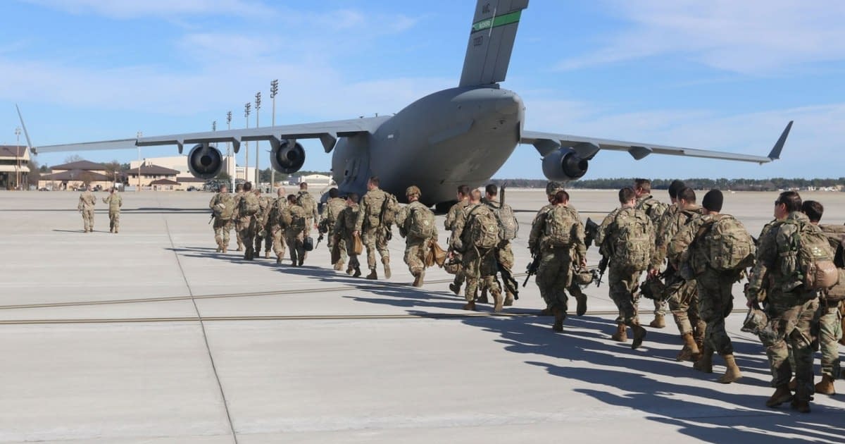 Avertismentul unui general american privind retragerea trupelor SUA din România: „E derapaj. Slăbește NATO și încurajează adversarii” Avertismentul unui general american privind retragerea trupelor SUA din România: „E derapaj. Slăbește NATO și încurajează adversarii”