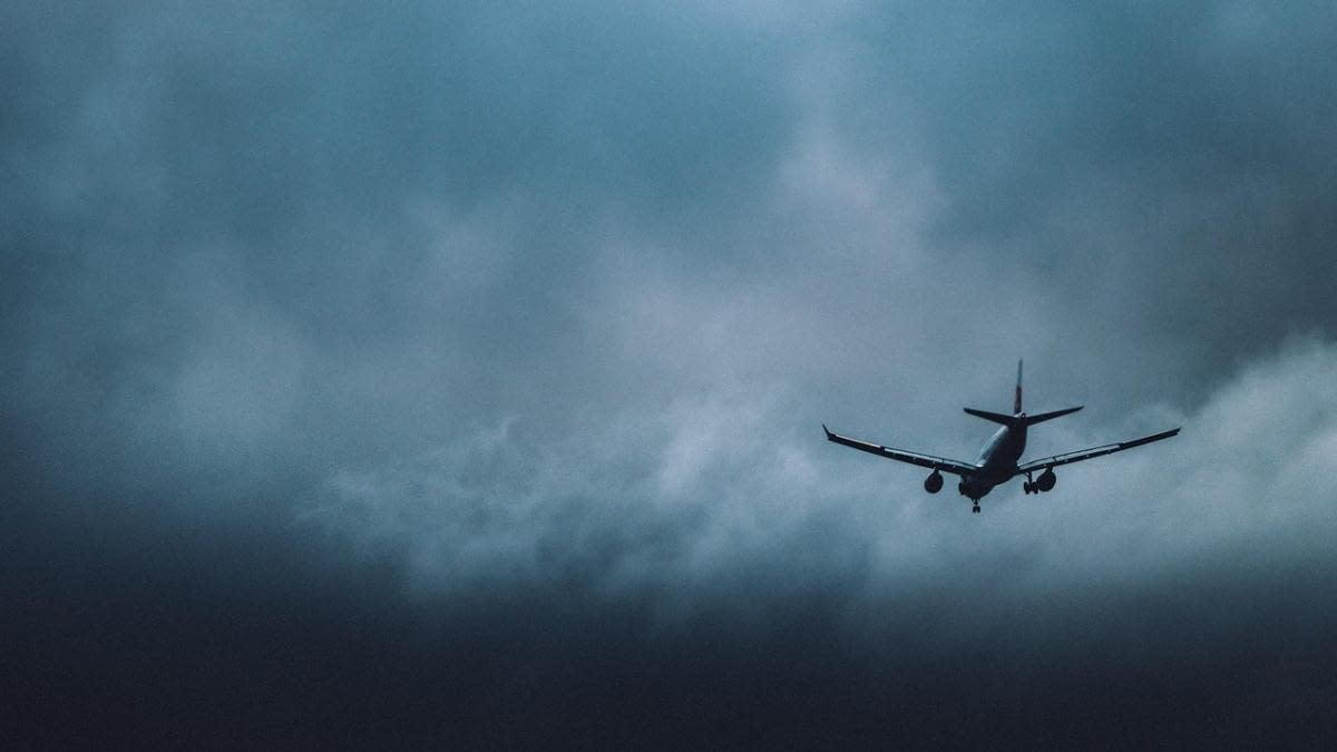 Avioanele de la Salonic și Londra nu au putut ateriza pe Otopeni din cauza furtunii. Unde au fost direcționate Avioanele de la Salonic și Londra nu au putut ateriza pe Otopeni din cauza furtunii. Unde au fost direcționate