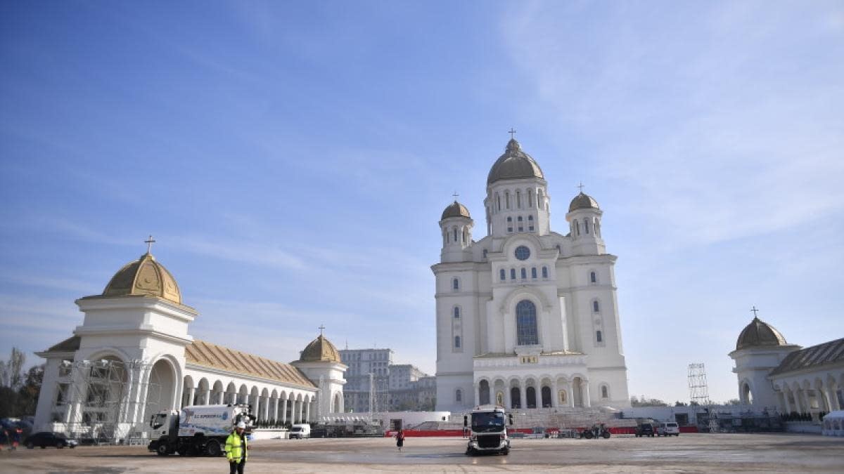 Cât durează acum timpul de așteptare la Catedrala Națională. Oamenii continuă să vină în număr mare / hartă Cât durează acum timpul de așteptare la Catedrala Națională. Oamenii continuă să vină în număr mare / hartă