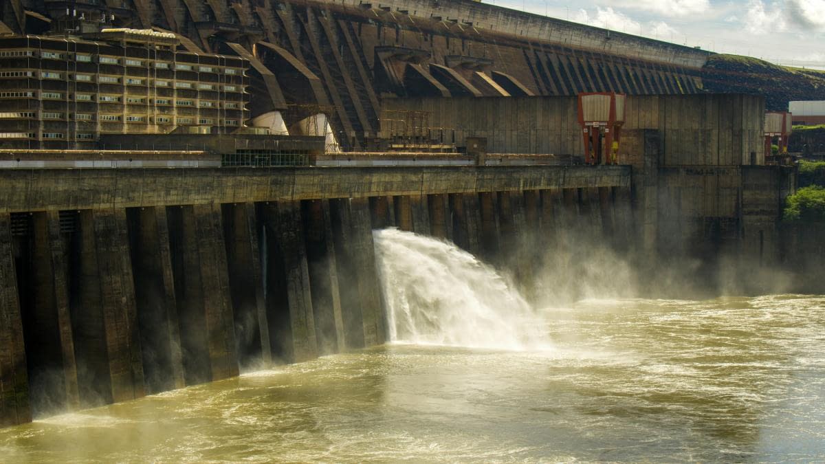 Baraj început acum 40 de ani, blocat din nou! România ține o investiție strategică „pe loc”, la 90% realizare Baraj început acum 40 de ani, blocat din nou! România ține o investiție strategică „pe loc”, la 90% realizare