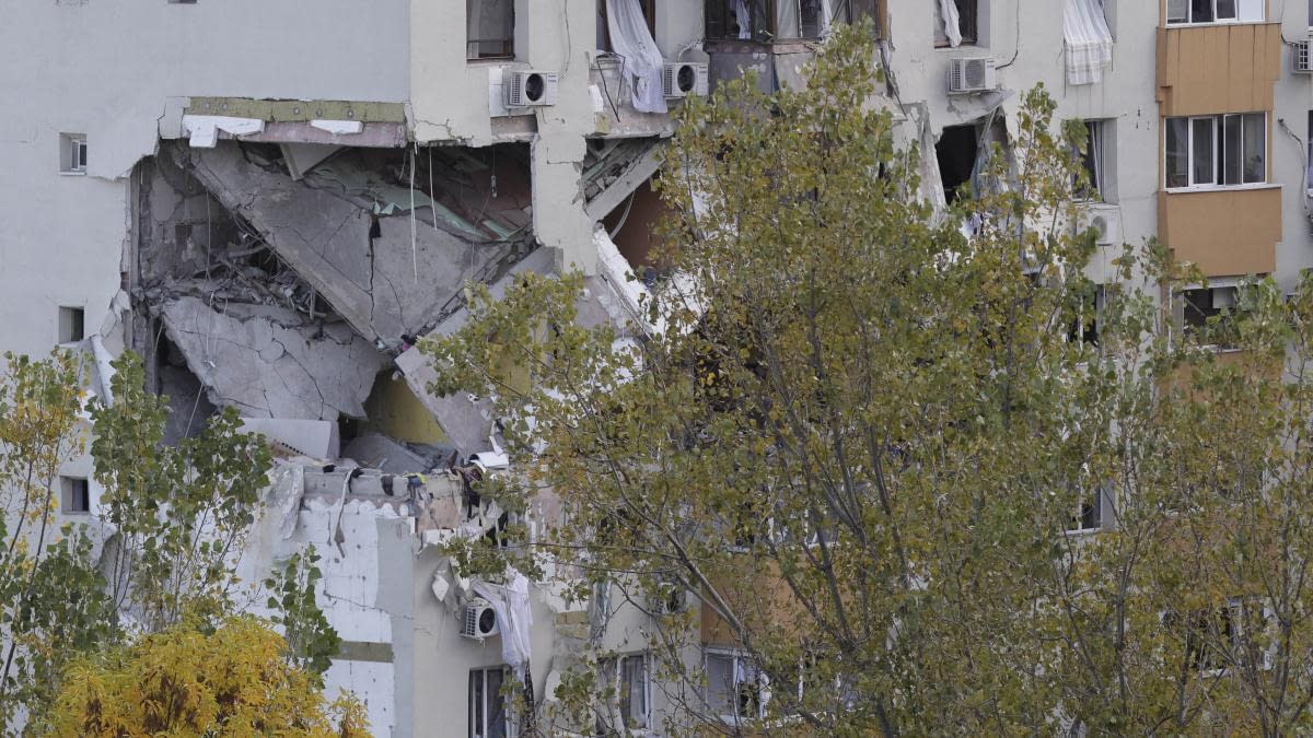 O locatară din blocul care a sărit în aer: Mie mi-a fost frică să aprind lumina să nu fie explozie, foloseam lanterna O locatară din blocul care a sărit în aer: Mie mi-a fost frică să aprind lumina să nu fie explozie, foloseam lanterna