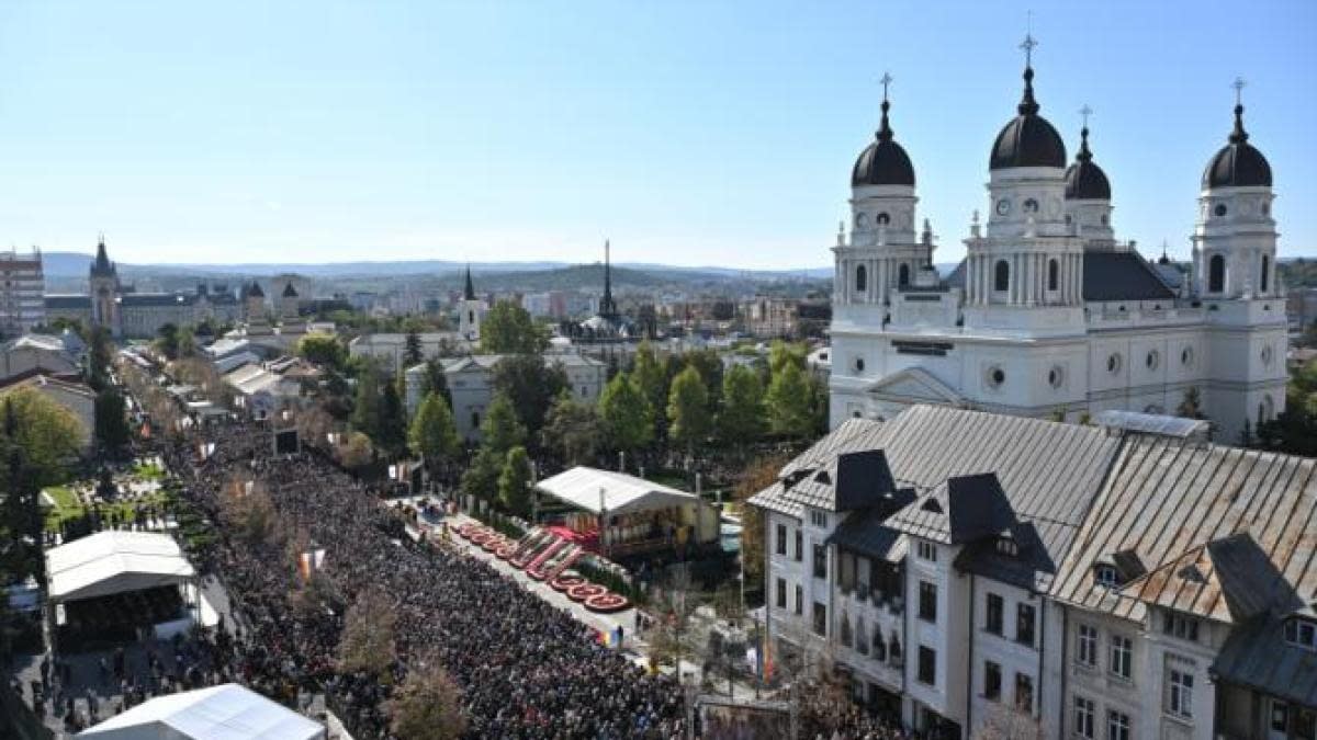 Sfânta Cuvioasă Parascheva: Mii de pelerini au luat parte la procesiunea Calea Sfinţilor din Iași Sfânta Cuvioasă Parascheva: Mii de pelerini au luat parte la procesiunea Calea Sfinţilor din Iași