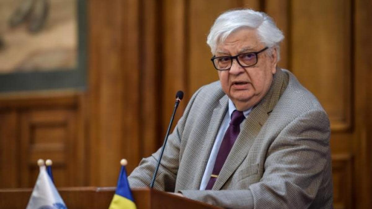 Cum să fii propriul ministru de Finanţe. Mircea Coșea răspunde printr-o carte-eveniment Cum să fii propriul ministru de Finanţe. Mircea Coșea răspunde printr-o carte-eveniment