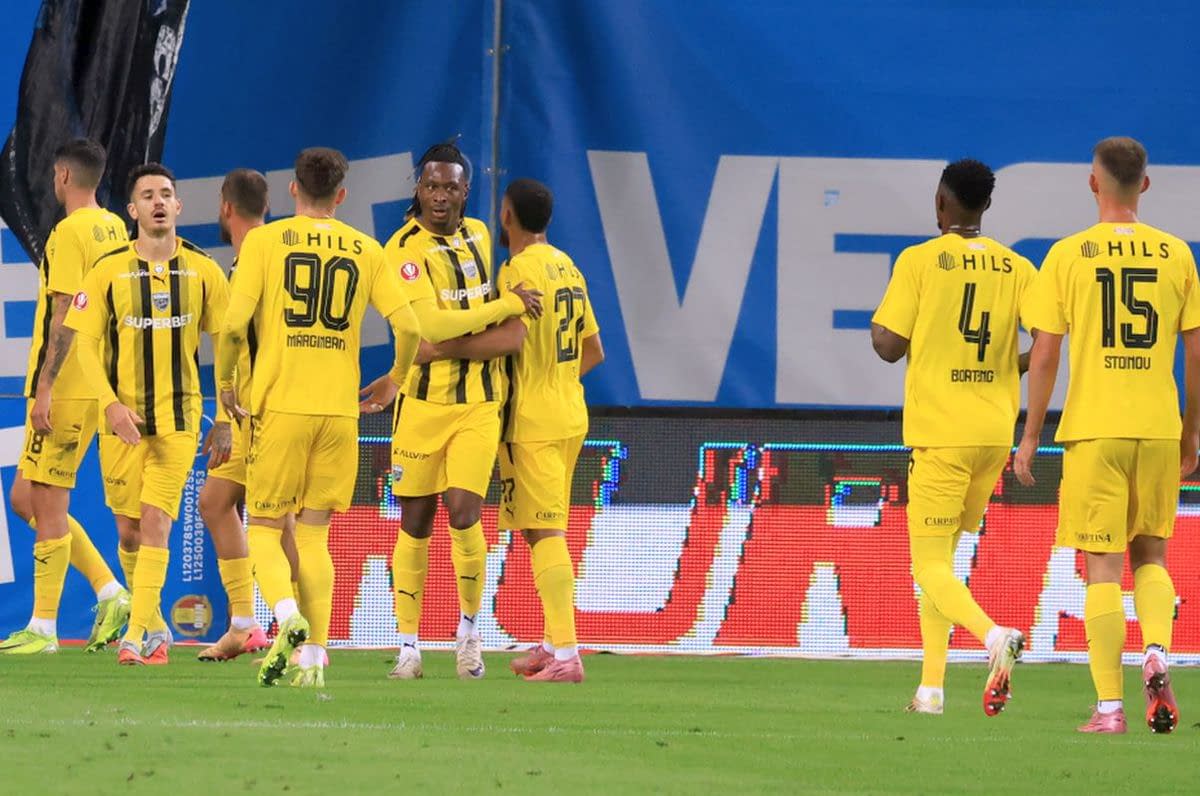 Fostul fundaș din „Generația de Aur” a numit fotbalistul preferat de la Dinamo: „Ăștia sunt foarte rari!” Fostul fundaș din „Generația de Aur” a numit fotbalistul preferat de la Dinamo: „Ăștia sunt foarte rari!”