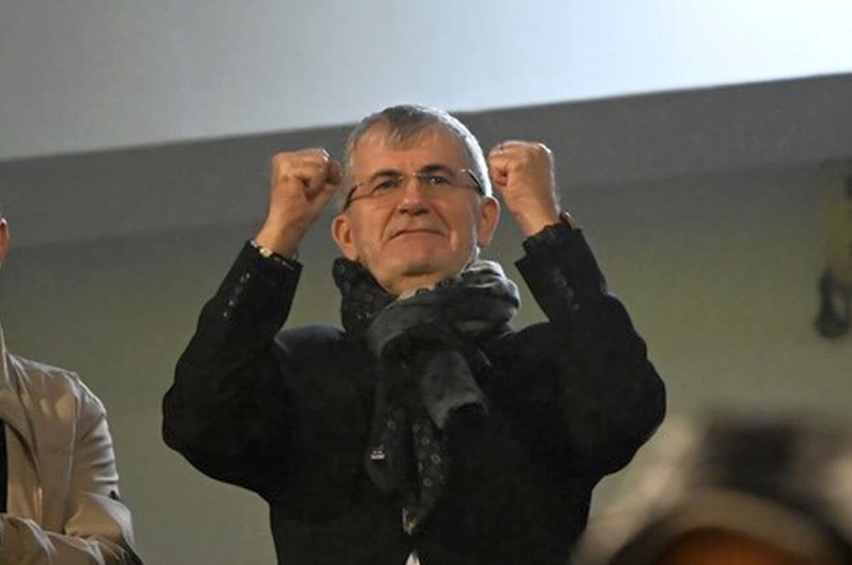 Iftime a ajuns pe 1 cu Botoșani și a ironizat-o pe FCSB: „Se uită la noi ca la niște sălbatici!” Iftime a ajuns pe 1 cu Botoșani și a ironizat-o pe FCSB: „Se uită la noi ca la niște sălbatici!”