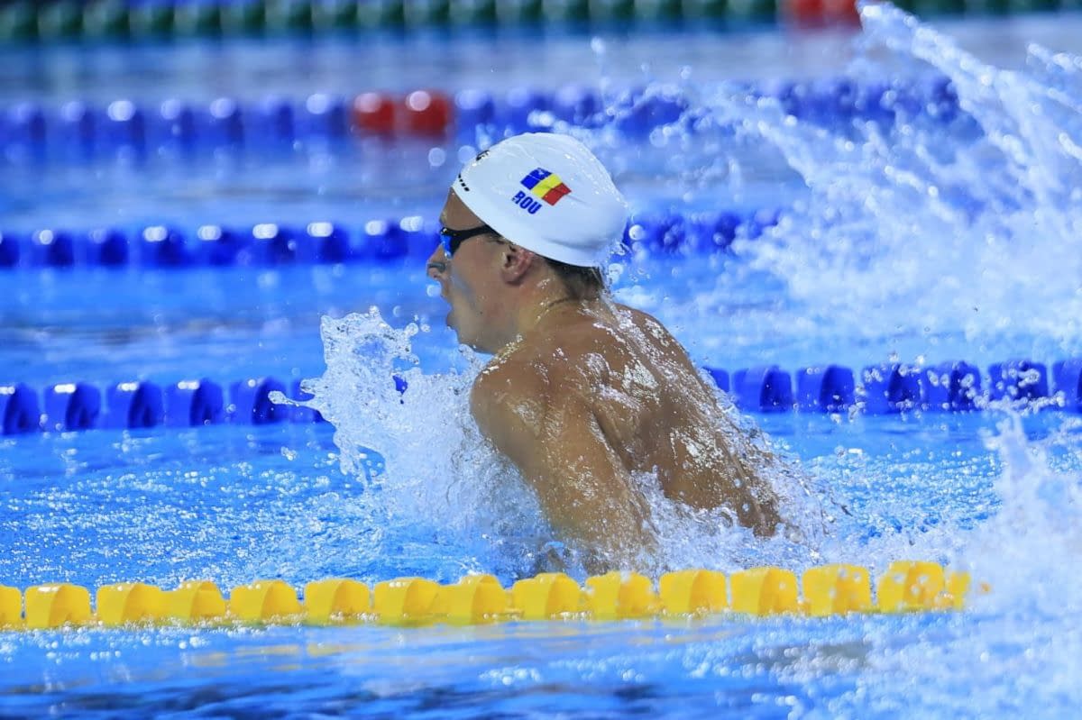 Robert Badea și problemele pe care le-a avut în cursa de la Campionatele Mondiale de juniori: „După o sută de metri mi-am «dat duhul»” + ce a spus italianul care a corectat la Otopeni un record al lui David Popovici Robert Badea și problemele pe care le-a avut în cursa de la Campionatele Mondiale de juniori: „După o sută de metri mi-am «dat duhul»” + ce a spus italianul care a corectat la Otopeni un record al lui David Popovici