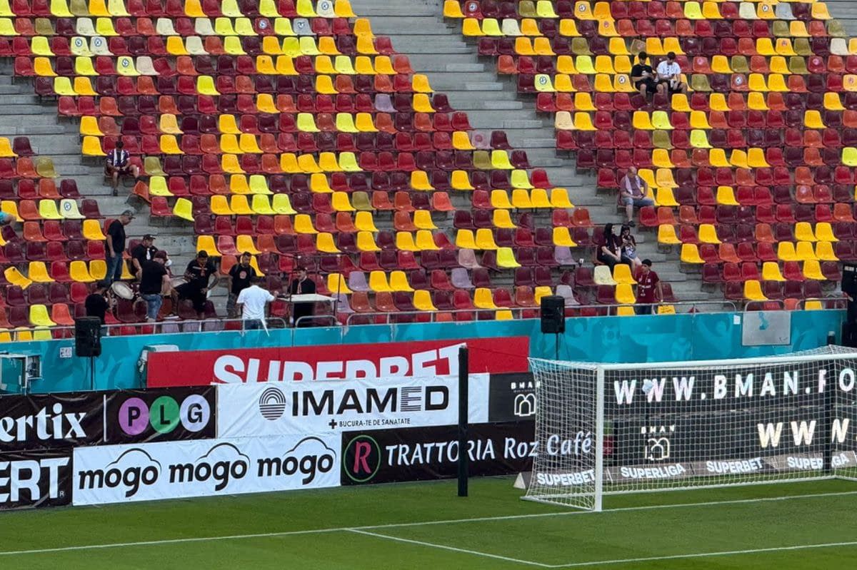 Galeria Rapidului încalcă regulamentul FRF la derby-ul cu FCSB?! Detaliul surprins pe Arena Națională Galeria Rapidului încalcă regulamentul FRF la derby-ul cu FCSB?! Detaliul surprins pe Arena Națională