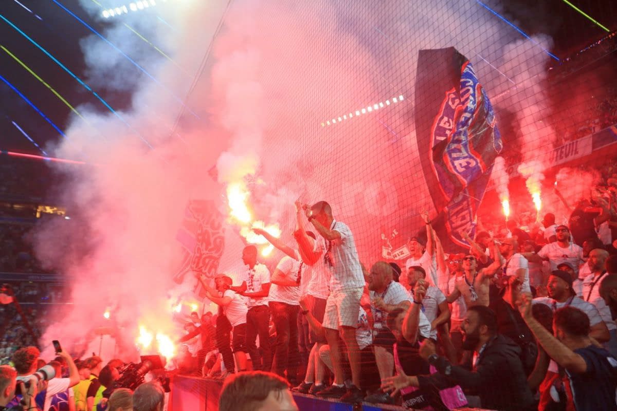 Imaginile pe care UEFA le-ar fi vrut interzise nu s-au văzut la TV! Ce s-a întâmplat la PSG Imaginile pe care UEFA le-ar fi vrut interzise nu s-au văzut la TV! Ce s-a întâmplat la PSG