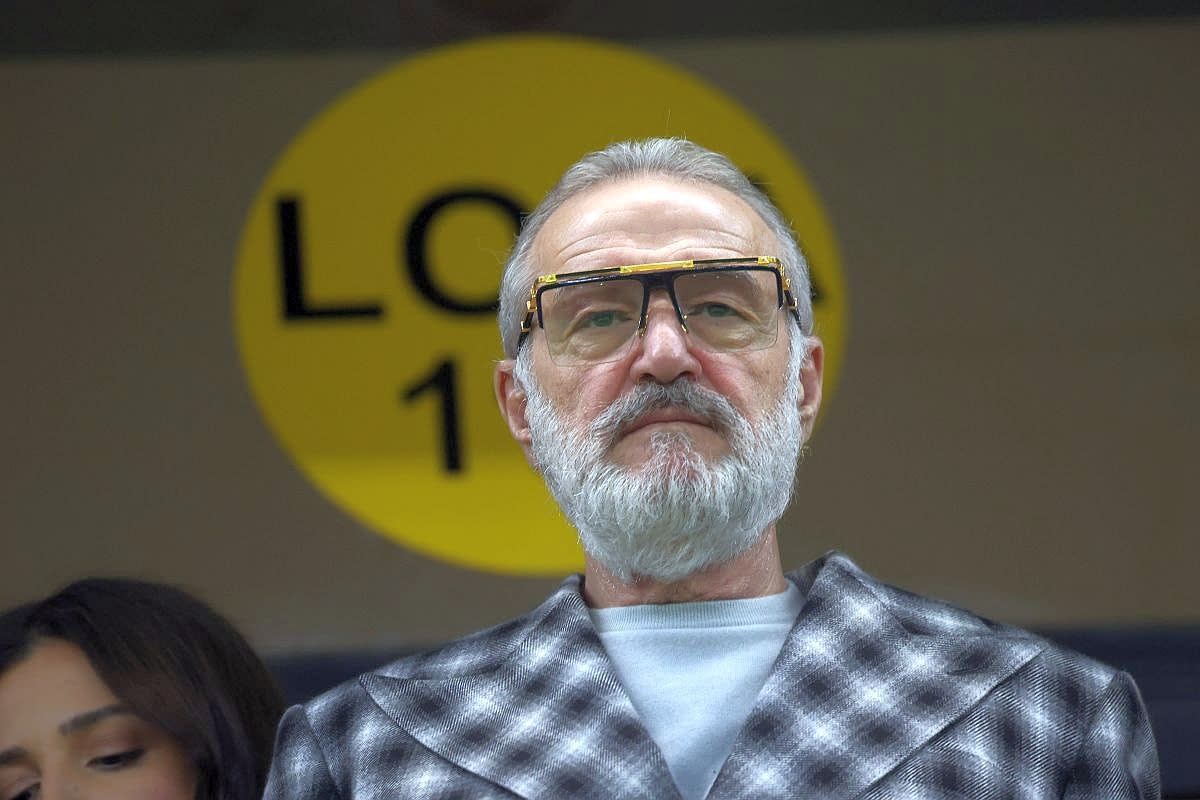 „Clienții” lui Gigi Becali după eșecul din Andorra: „Ești ciung!” » Ia în calcul o nouă măsură: „Merg și scriu pe pancartă” „Clienții” lui Gigi Becali după eșecul din Andorra: „Ești ciung!” » Ia în calcul o nouă măsură: „Merg și scriu pe pancartă”