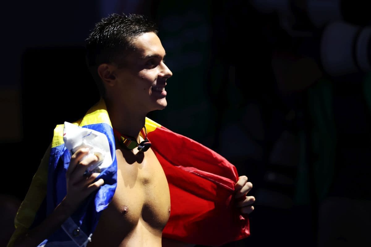 „Dacă nu vezi lumina de la capătul tunelului, fii tu acea lumină” » David Popovici, elogiat de Gazzetta dello Sport „Dacă nu vezi lumina de la capătul tunelului, fii tu acea lumină” » David Popovici, elogiat de Gazzetta dello Sport