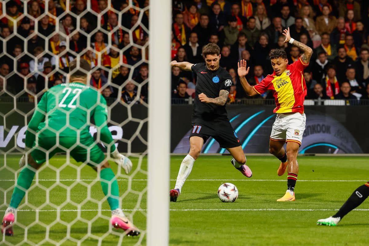 David Miculescu, eroul celor de la FCSB în Europa League, a comentat victoria în fața olandezilor: „Să nu ne îmbătăm cu apă” David Miculescu, eroul celor de la FCSB în Europa League, a comentat victoria în fața olandezilor: „Să nu ne îmbătăm cu apă”