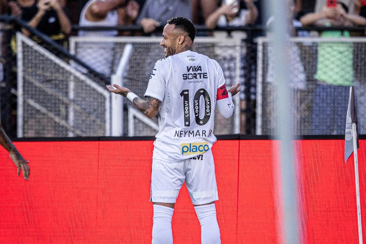 Neymar nu va reveni pe teren mai devreme de luna noiembrie Neymar nu va reveni pe teren mai devreme de luna noiembrie