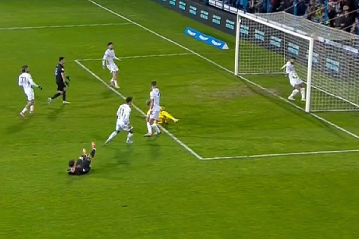 Erori în lanț » David Miculescu a înscris în Farul Erori în lanț » David Miculescu a înscris în Farul