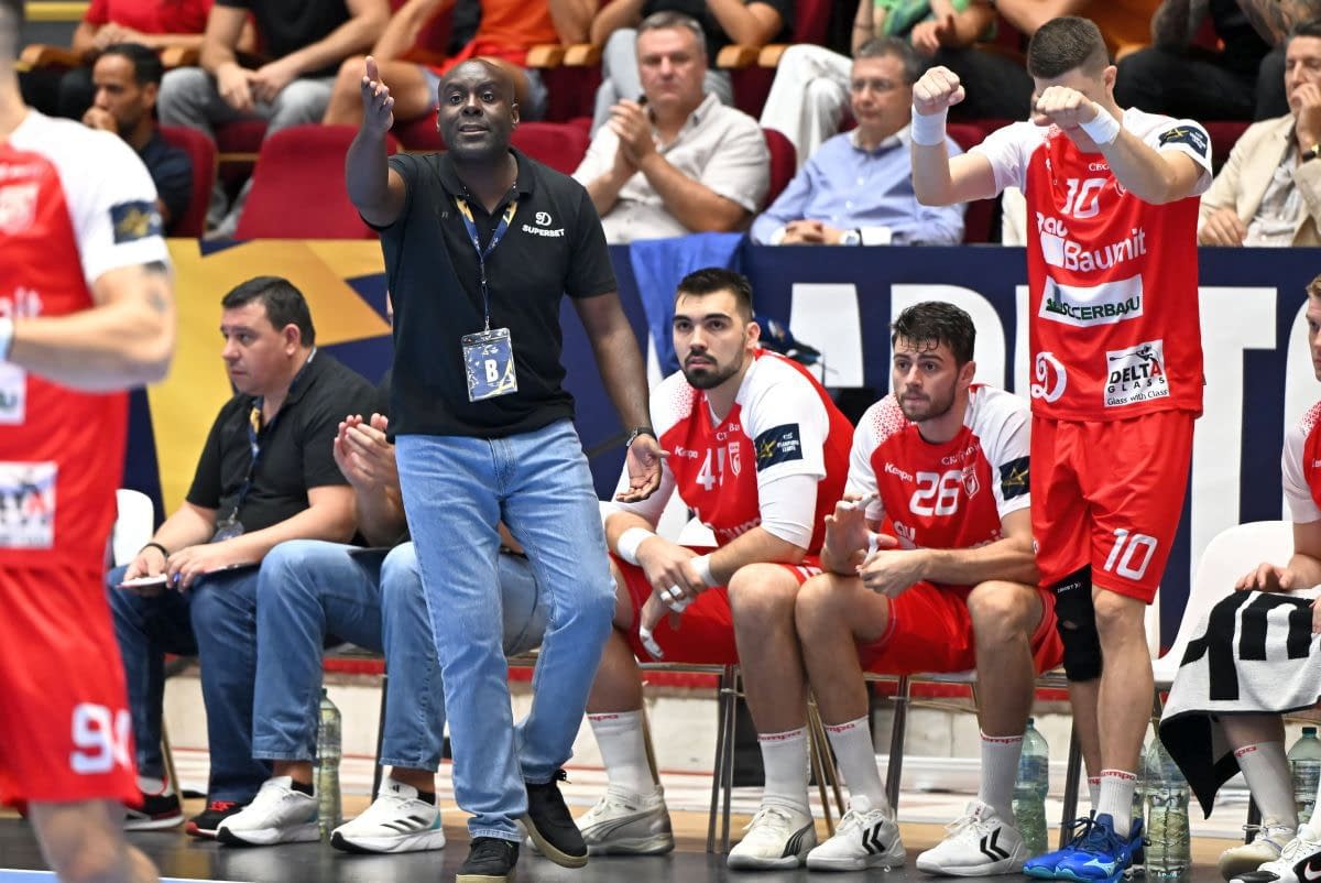 Dinamo schimbă antrenorul: „M-au anunțat de față cu jucătorii că nu voi mai continua” Dinamo schimbă antrenorul: „M-au anunțat de față cu jucătorii că nu voi mai continua”