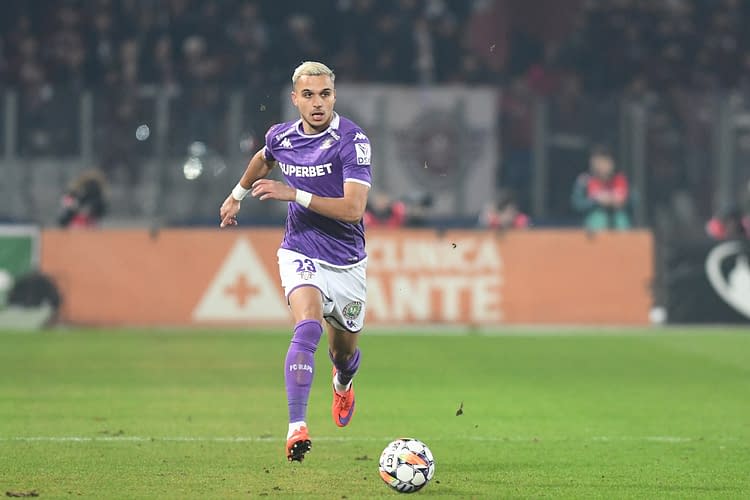 Glezna lui Cristi Manea! Cum arată piciorul fotbalistului de la Rapid după ce a fost călcat de Van der Werff Glezna lui Cristi Manea! Cum arată piciorul fotbalistului de la Rapid după ce a fost călcat de Van der Werff