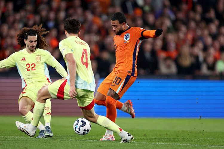 Probleme FC Barcelona! Un titular din apărare a ieșit accidentat în prima repriză din Olanda - Spania Probleme FC Barcelona! Un titular din apărare a ieșit accidentat în prima repriză din Olanda - Spania