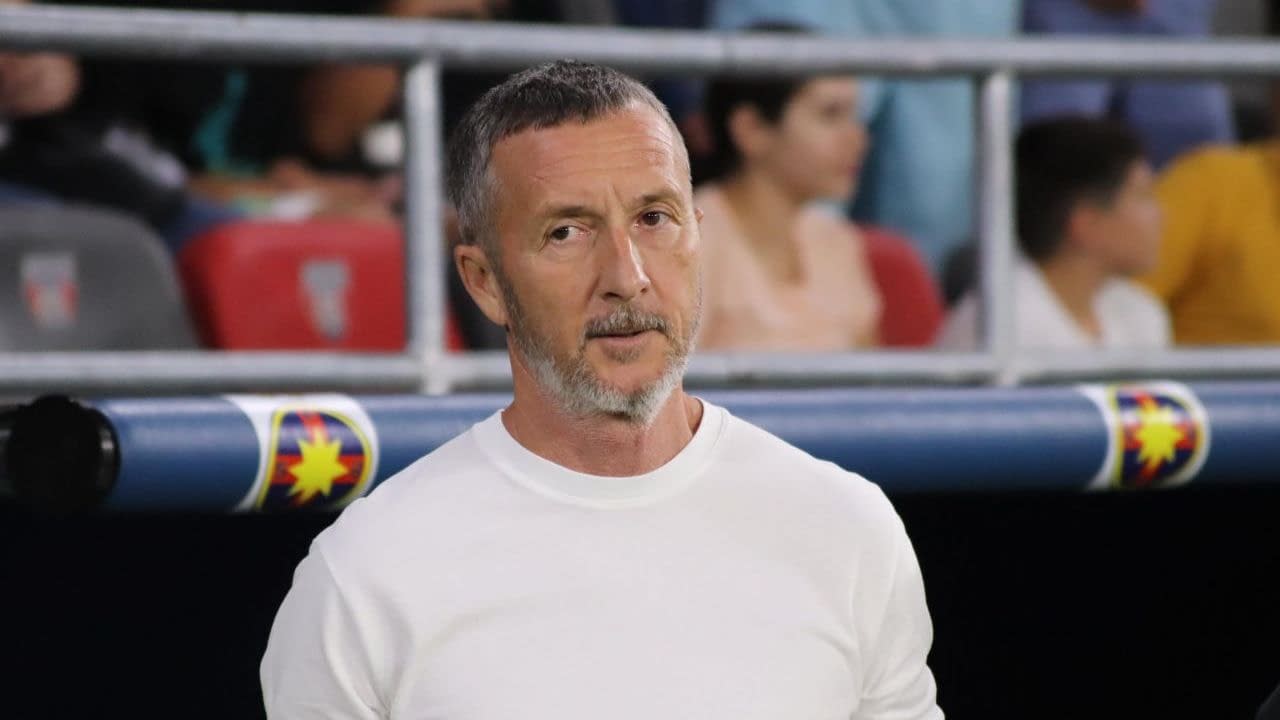 „Merită felicitat, surpriza plăcută a campionatului”. Remarcații lui Mihai Stoica din Superligă „Merită felicitat, surpriza plăcută a campionatului”. Remarcații lui Mihai Stoica din Superligă