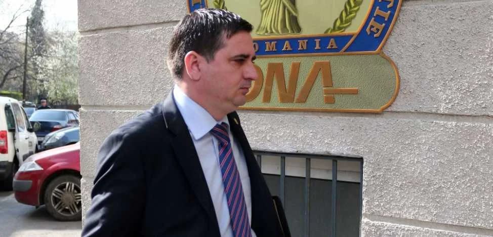 Fostul senator Marius Ovidiu Isăilă ar fi fost reținut de DNA. FOTO Mediafax