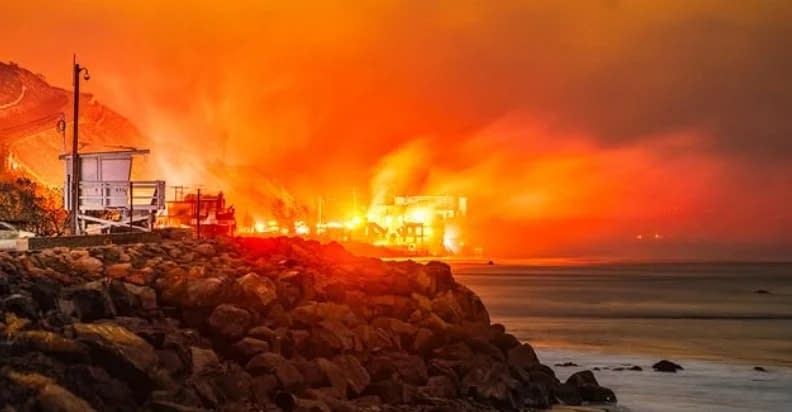 Incendii devastatoare în Los Angeles FOTO: Captura video