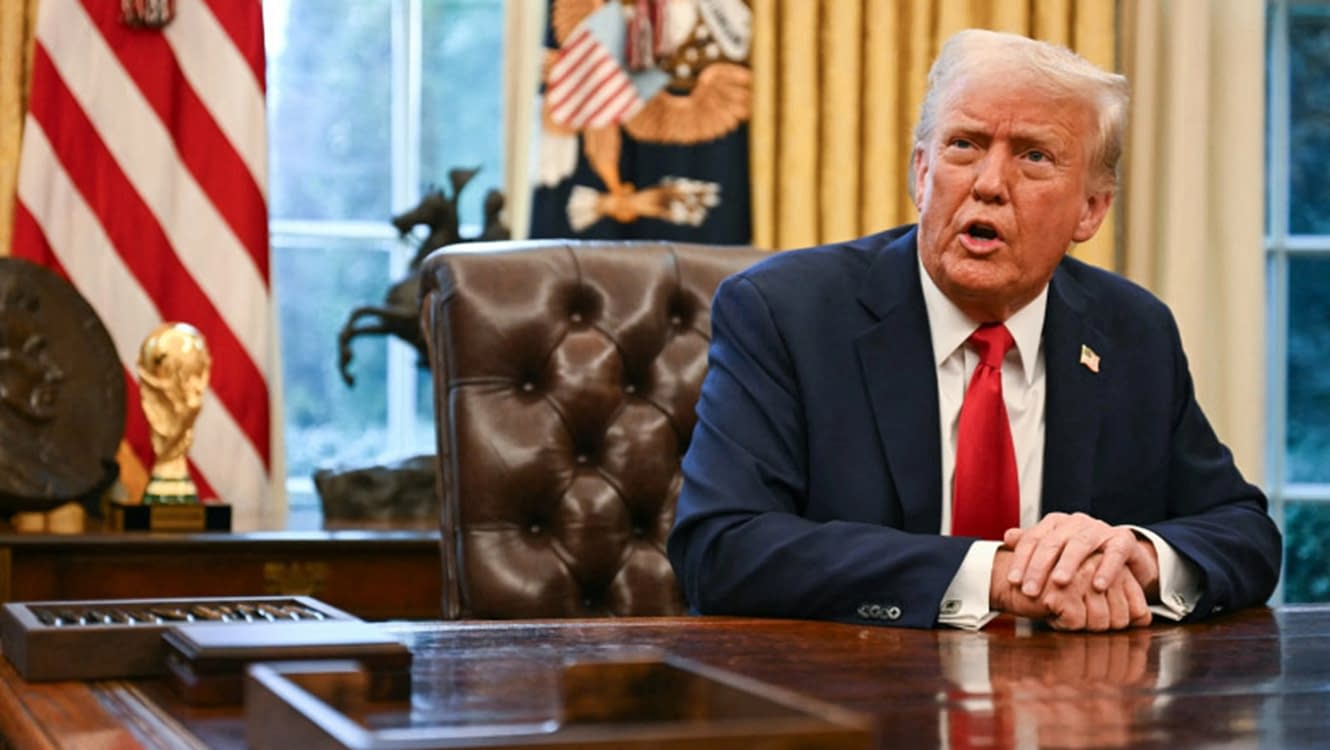 Donald Trump la biroul său