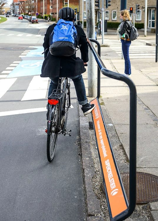 Locuri de așezat picioarele pentru bicicliști. Foto: denmark.dk
