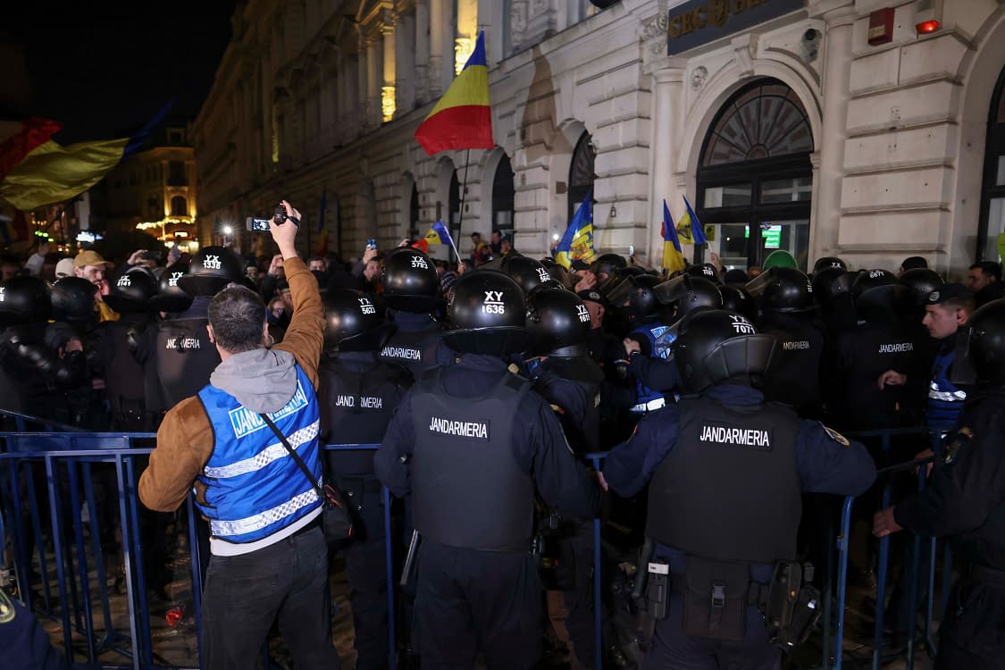Interzicerea candidaturii lui Georgescu a dus la proteste FOTO Inquam Photos/George Călin