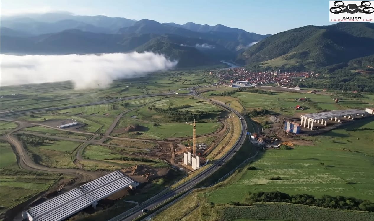 Viaductul Boița înainte de Defileul Oltului al Autostrăzii Sibiu-Pitești Foto Captură video YouTube