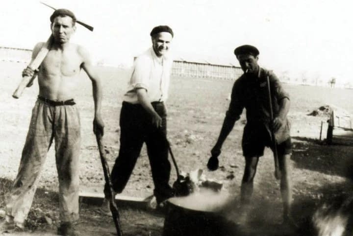 Corneliu Coposu, la munca, in timpul domiciliului obligatoriu, Valea Calmatui, 1963