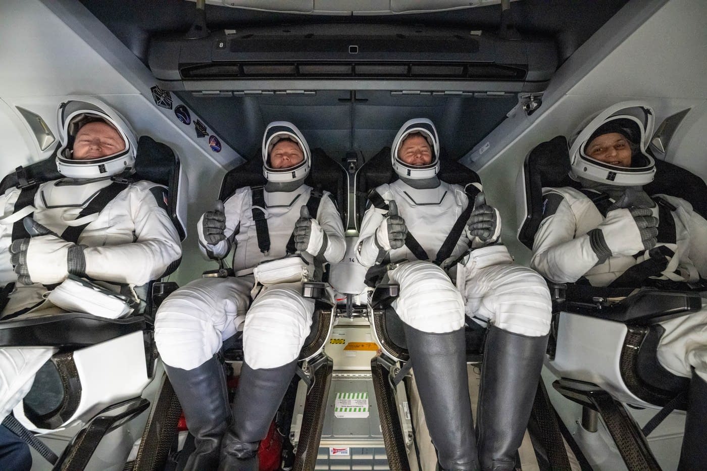 Astronauții blocați nouă luni în spațiu s-au întors pe Pământ. Ce efecte asupra organismului a avut perioada neașteptat de lungă