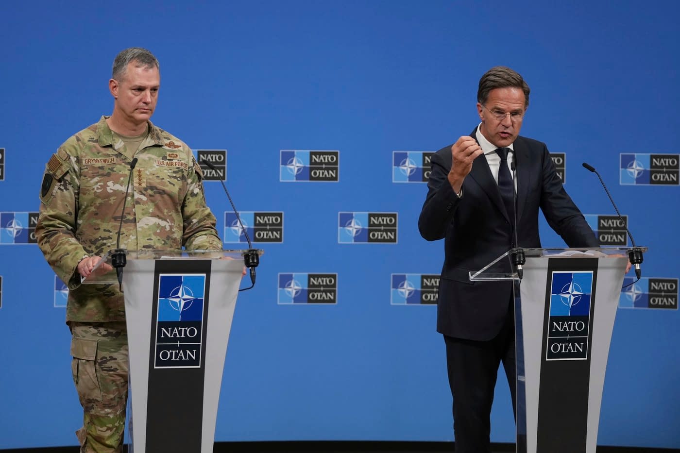 VIDEO Șeful NATO anunță că alianța va lansa o nouă misiune pentru întârirea flancului estic, după incursiunea dronelor rusești în Polonia. Rutte menționează și incidentele cu dronele căzute în România VIDEO Șeful NATO anunță că alianța va lansa o nouă misiune pentru întârirea flancului estic, după incursiunea dronelor rusești în Polonia. Rutte menționează și incidentele cu dronele căzute în România